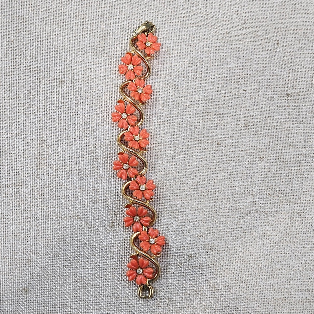Vtg Crown Trifari Floral Link Bracelet 7in Coral Salmon Lucite Rhinestone